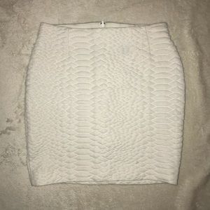 XS textured ivory skirt